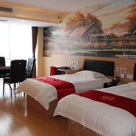 Thank Inn Plus Hotel Sichuan Neijiang Hongxing Red Star Macalline Buitenkant foto