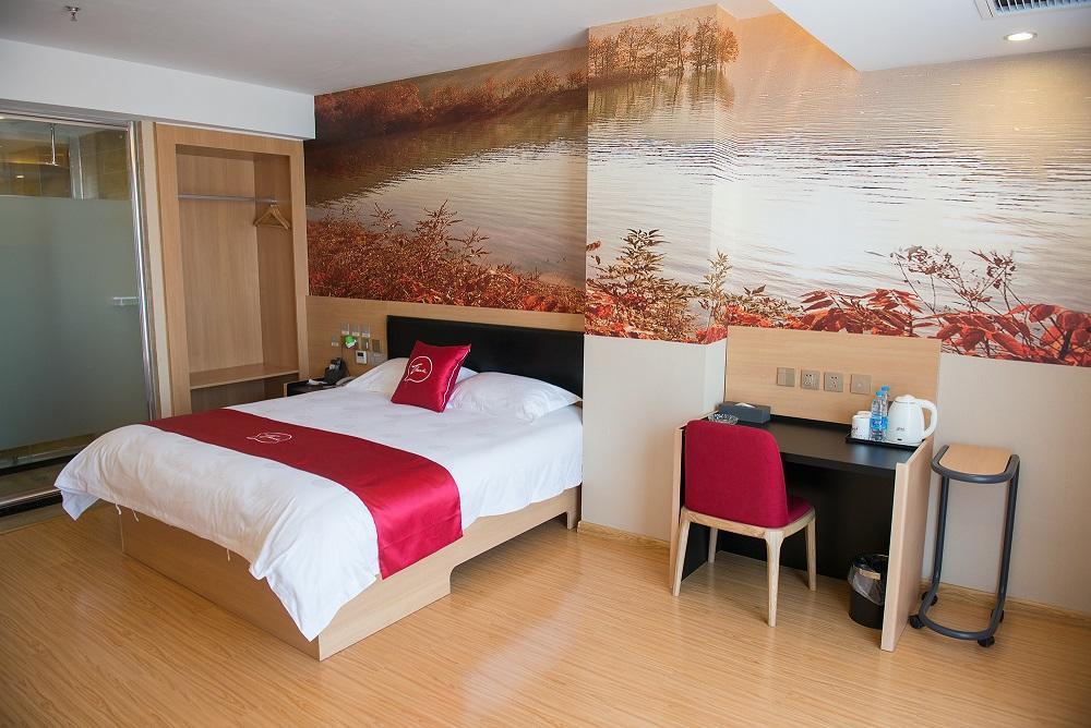 Thank Inn Plus Hotel Sichuan Neijiang Hongxing Red Star Macalline Buitenkant foto